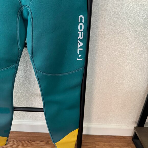 Hevto Coral I Full Body Surfing Wetsuit Size Small - Picture 3 of 8